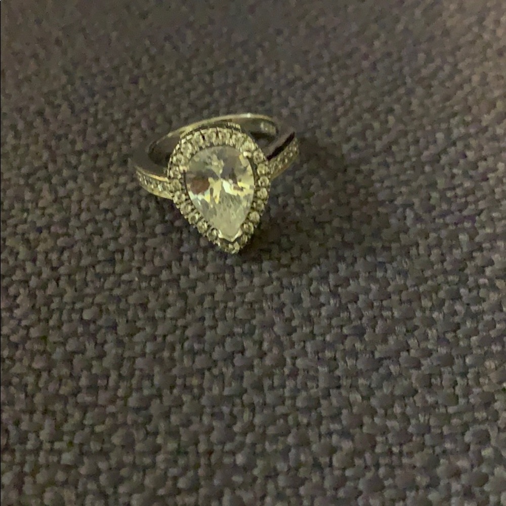 Teardrop ring - Picture 2 of 2